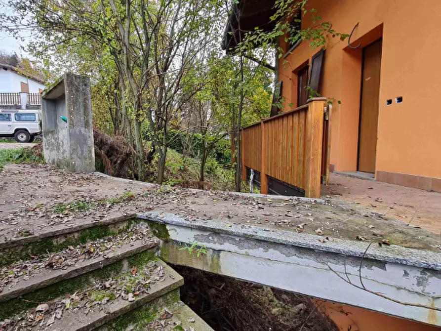 Immagine 5 di Appartamento in vendita  in Via Camarelli a San Giovanni Bianco