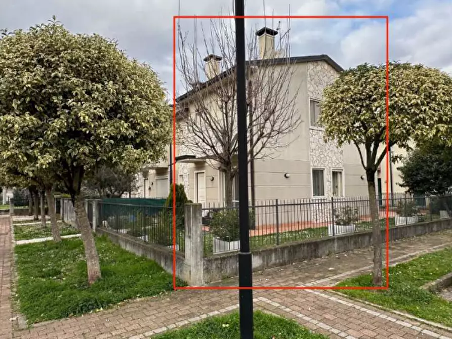 Immagine 4 di Porzione di casa in vendita  in Via Gorizia a Lonigo