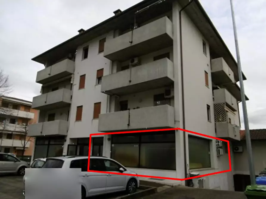 Immagine 1 di Negozio in vendita  in Via Isonzo a Romano D'ezzelino