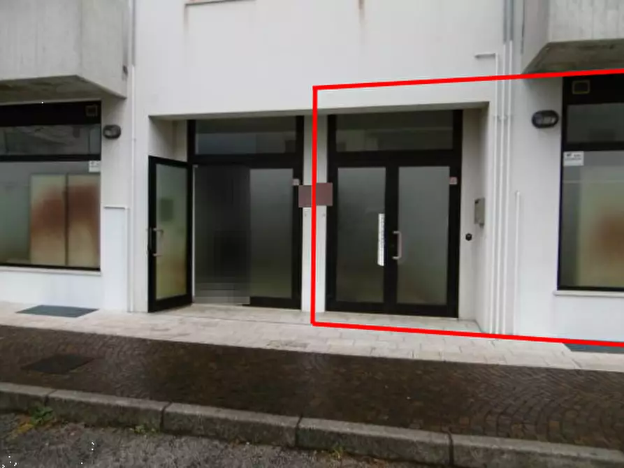 Immagine 3 di Negozio in vendita  in Via Isonzo a Romano D'ezzelino