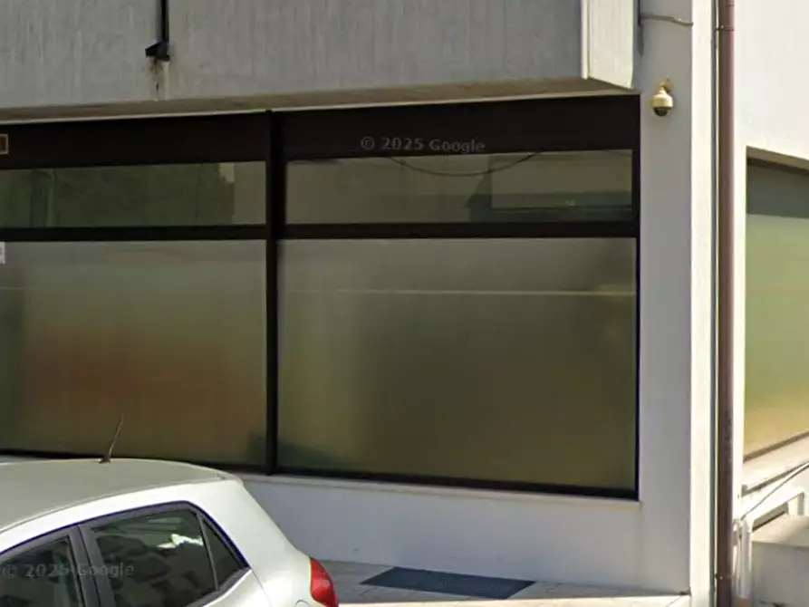 Immagine 13 di Negozio in vendita  in Via Isonzo a Romano D'ezzelino