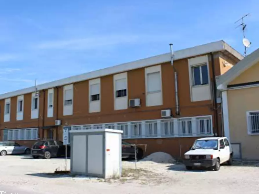 Immagine 1 di Magazzino in vendita  in Via Malvezza a Molinella