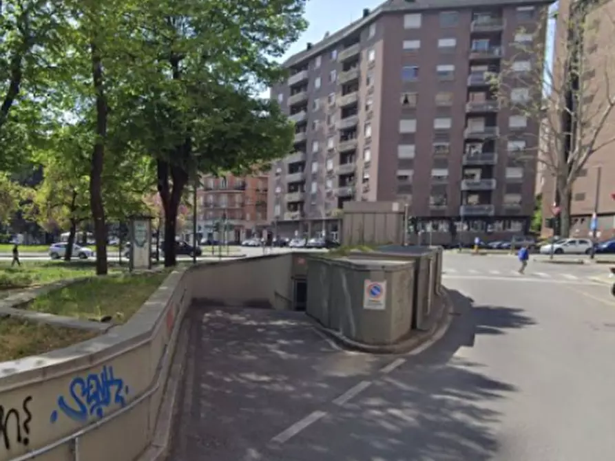 Immagine 3 di Garage in vendita  in Piazza Adriano a Torino