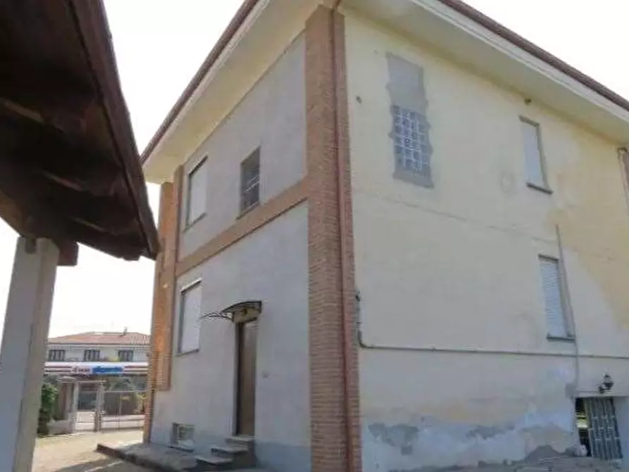 Immagine 2 di Villa in vendita  in Via Torino a Scalenghe