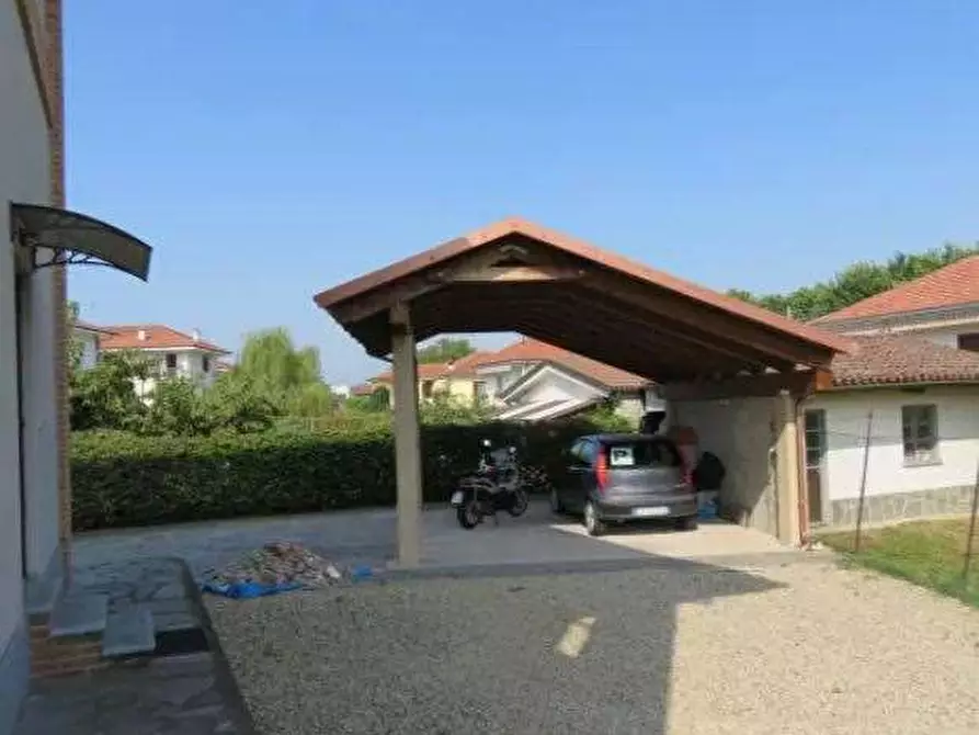 Immagine 3 di Villa in vendita  in Via Torino a Scalenghe