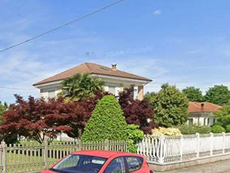 Immagine 15 di Villa in vendita  in Via Torino a Scalenghe