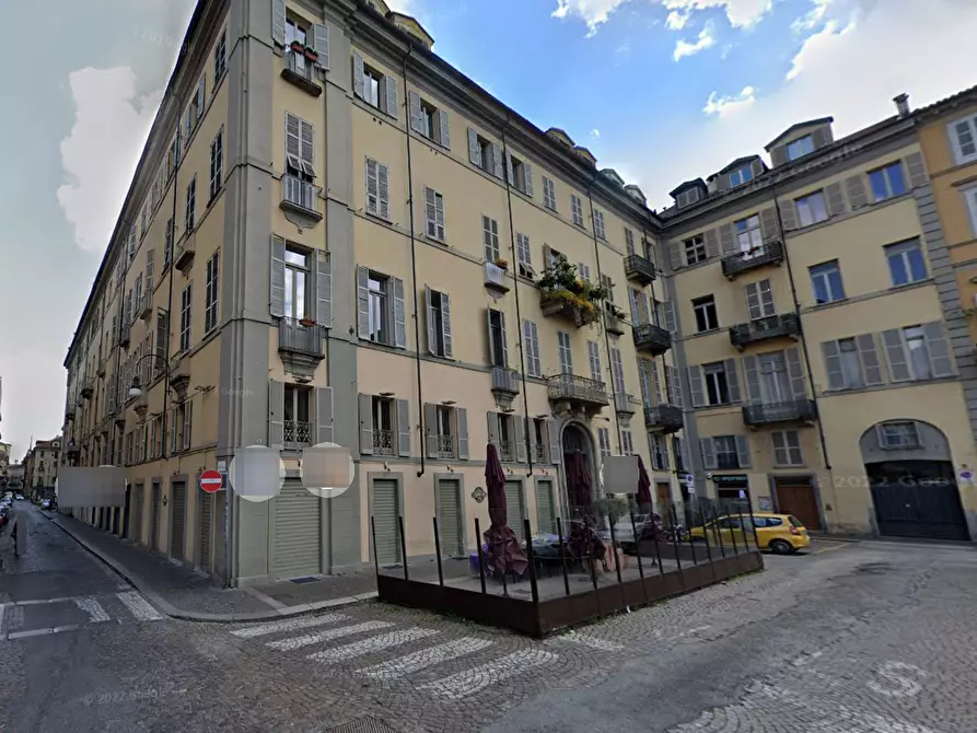 Immagine 4 di Negozio in vendita  in Piazza Savoia a Torino