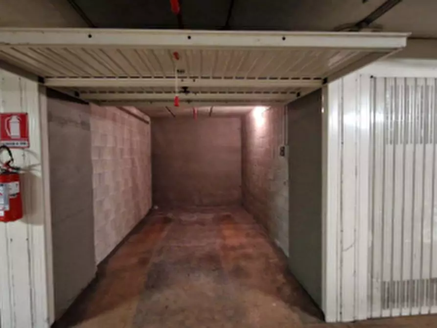 Immagine 3 di Garage in vendita  in Piazza Adriano a Torino