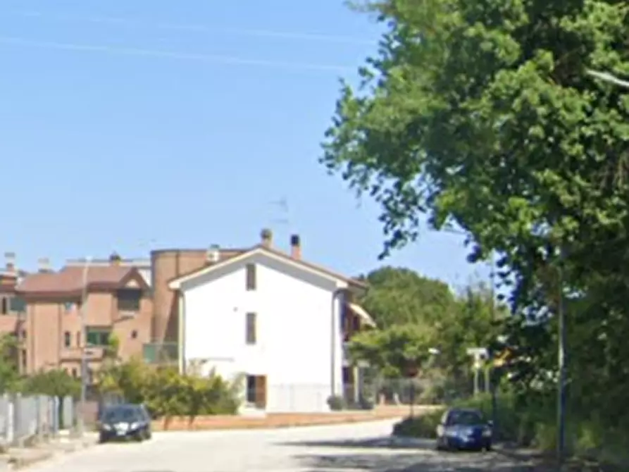 Immagine 11 di Laboratorio in vendita  in Via Lussu a Sant'elpidio A Mare