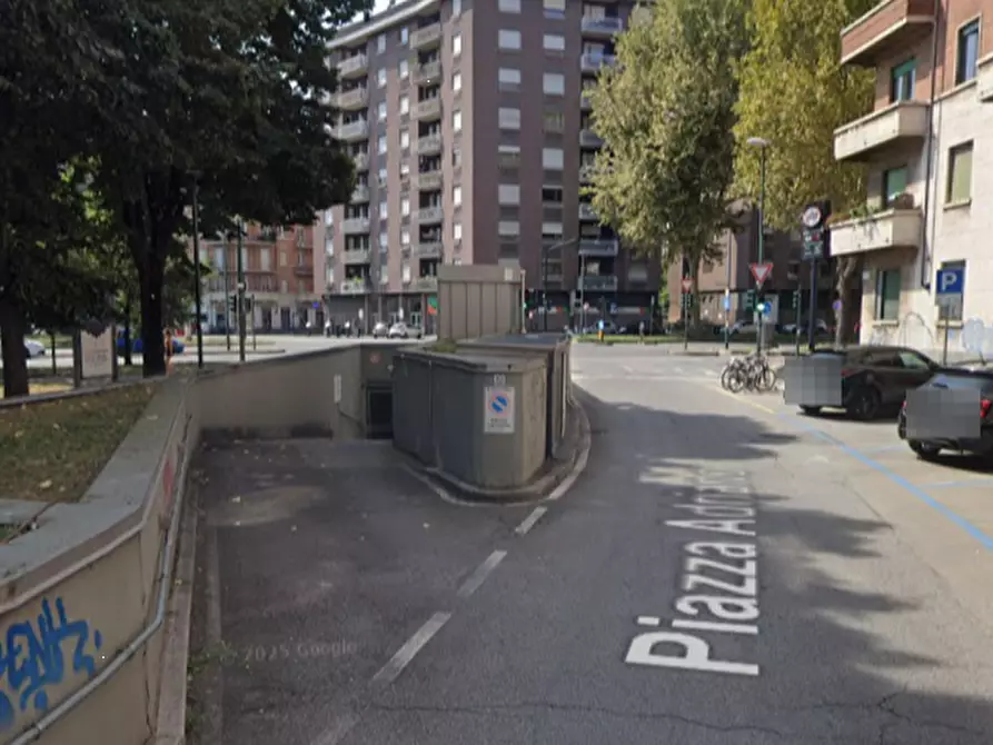 Immagine 5 di Garage in vendita  in Piazza Adriano a Torino