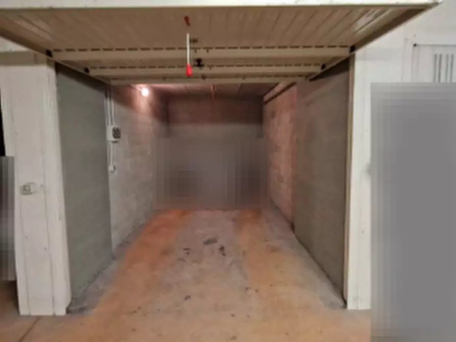 Immagine 1 di Garage in vendita  in Piazza Adriano a Torino