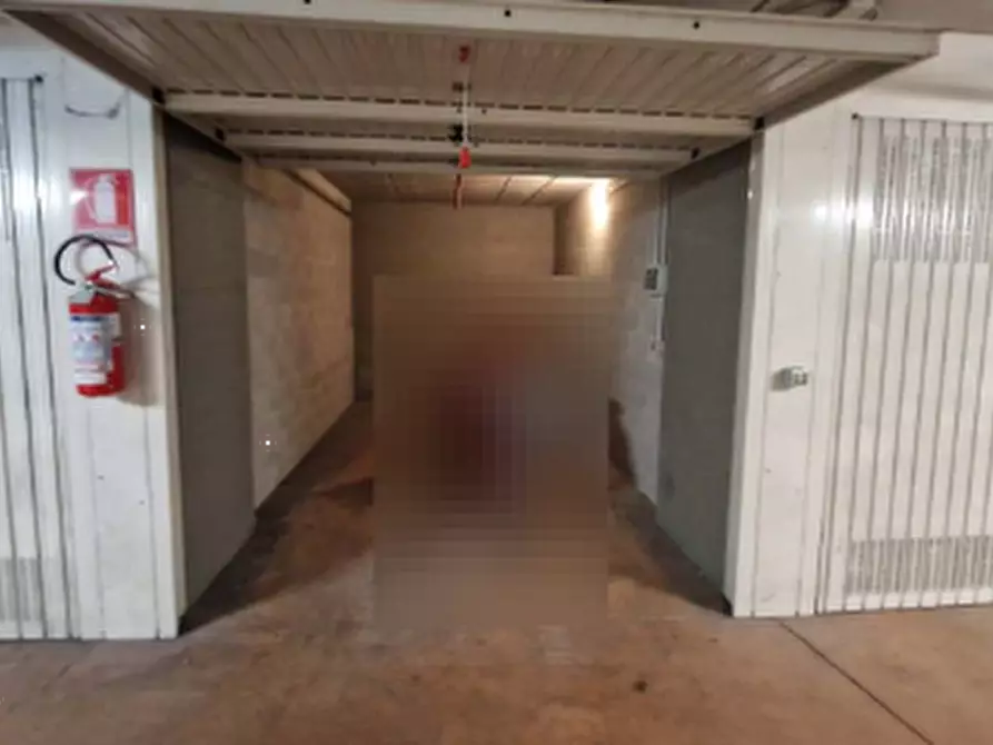 Immagine 1 di Garage in vendita  in Piazza Adriano a Torino