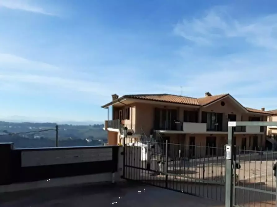 Immagine 2 di Appartamento in vendita  in Via Lauretana a Fermo