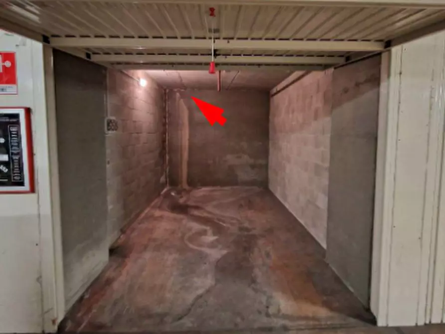 Immagine 1 di Garage in vendita  in Piazza Adriano a Torino