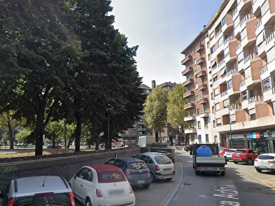 Immagine 4 di Garage in vendita  in Piazza Adriano a Torino