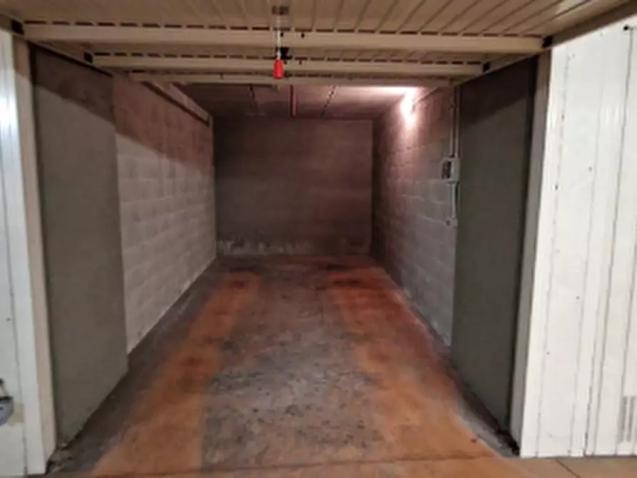 Immagine 1 di Garage in vendita  in Piazza Adriano a Torino