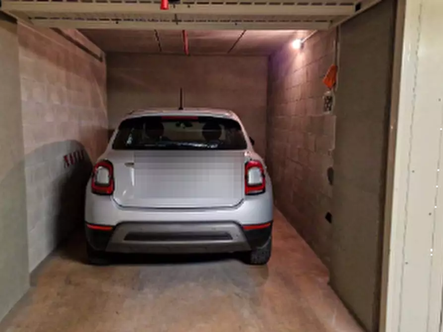 Immagine 1 di Garage in vendita  in Piazza Adriano a Torino