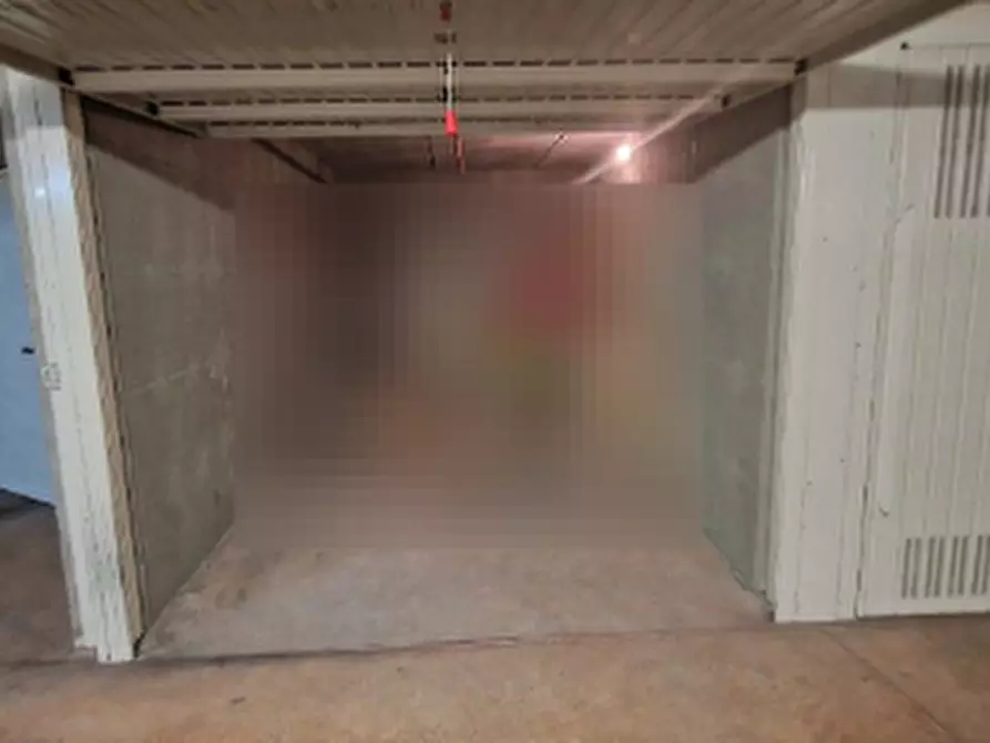 Immagine 1 di Garage in vendita  in Piazza Adriano a Torino