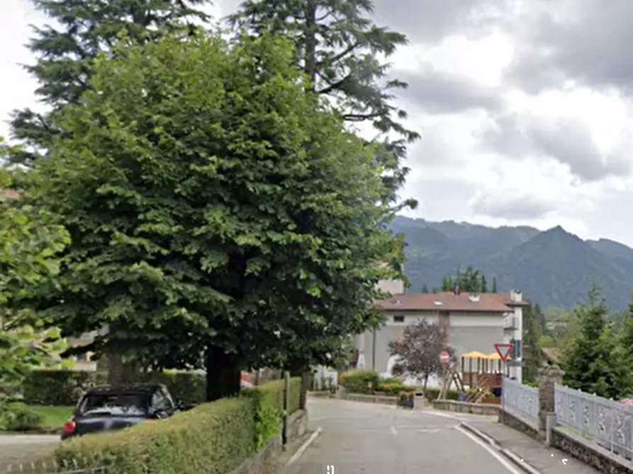 Immagine 5 di Garage in vendita  in Via Antonio Locatelli a Castione Della Presolana