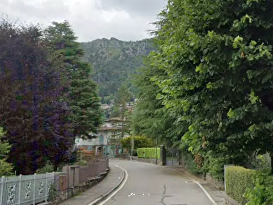 Immagine 6 di Garage in vendita  in Via Antonio Locatelli a Castione Della Presolana