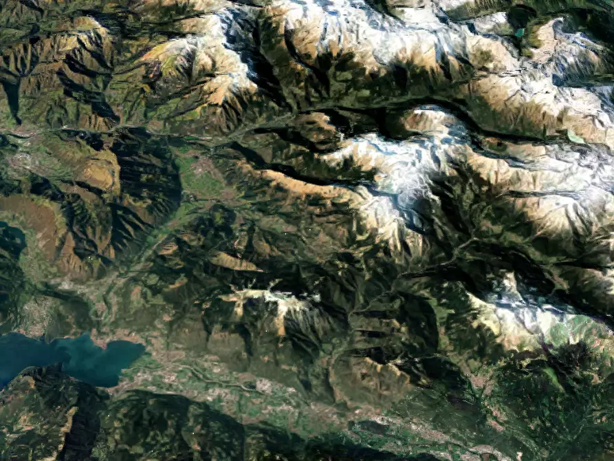 Immagine 10 di Garage in vendita  in Via Antonio Locatelli a Castione Della Presolana