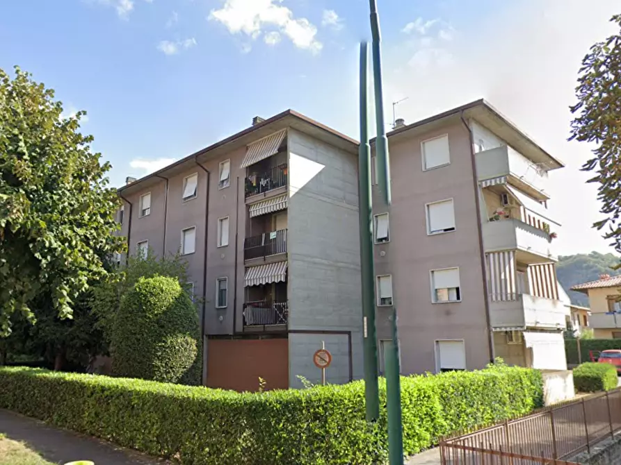 Immagine 2 di Appartamento in vendita  in Via A. de Gasperi a Scanzorosciate