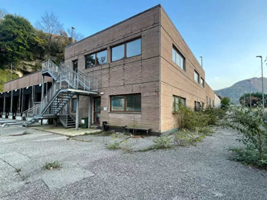 Immagine 6 di Laboratorio in vendita  in Viale Guglielmo Marconi a Villa D'ogna
