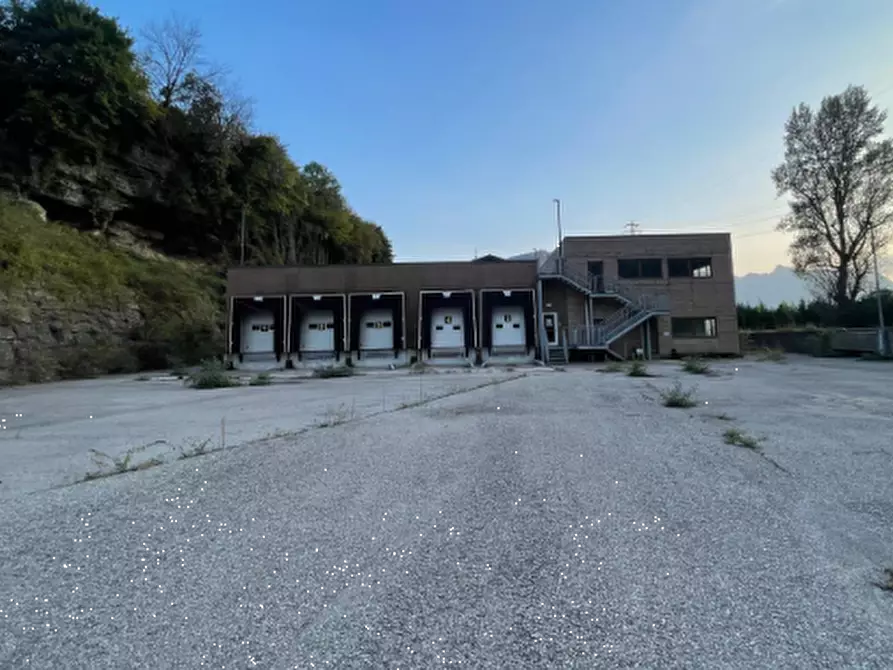 Immagine 7 di Laboratorio in vendita  in Viale Guglielmo Marconi a Villa D'ogna