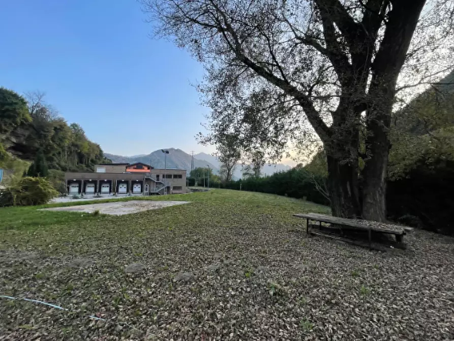 Immagine 9 di Laboratorio in vendita  in Viale Guglielmo Marconi a Villa D'ogna