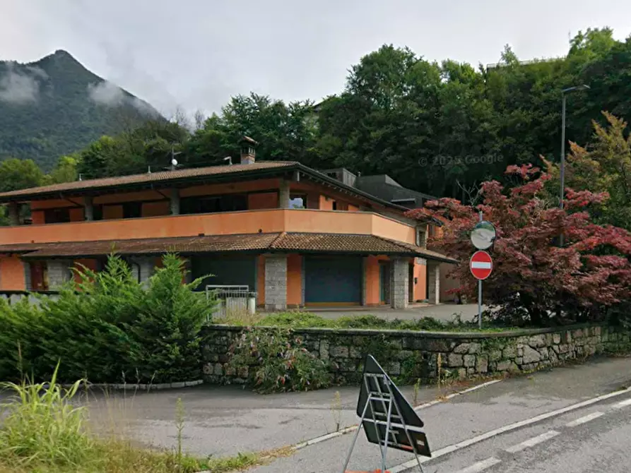 Immagine 12 di Laboratorio in vendita  in Viale Guglielmo Marconi a Villa D'ogna