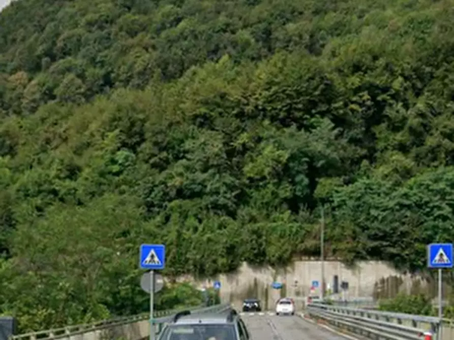 Immagine 14 di Laboratorio in vendita  in Viale Guglielmo Marconi a Villa D'ogna