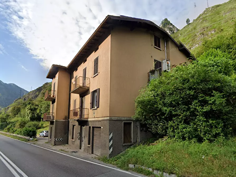 Immagine 4 di Appartamento in vendita  in via Guglielmo Marconi a Ponte Nossa