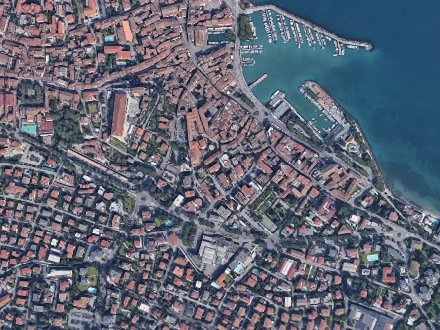 Immagine 4 di Ufficio in vendita  in Via Giosuè Carducci a Desenzano Del Garda