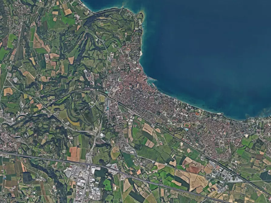 Immagine 8 di Ufficio in vendita  in Via Giosuè Carducci a Desenzano Del Garda