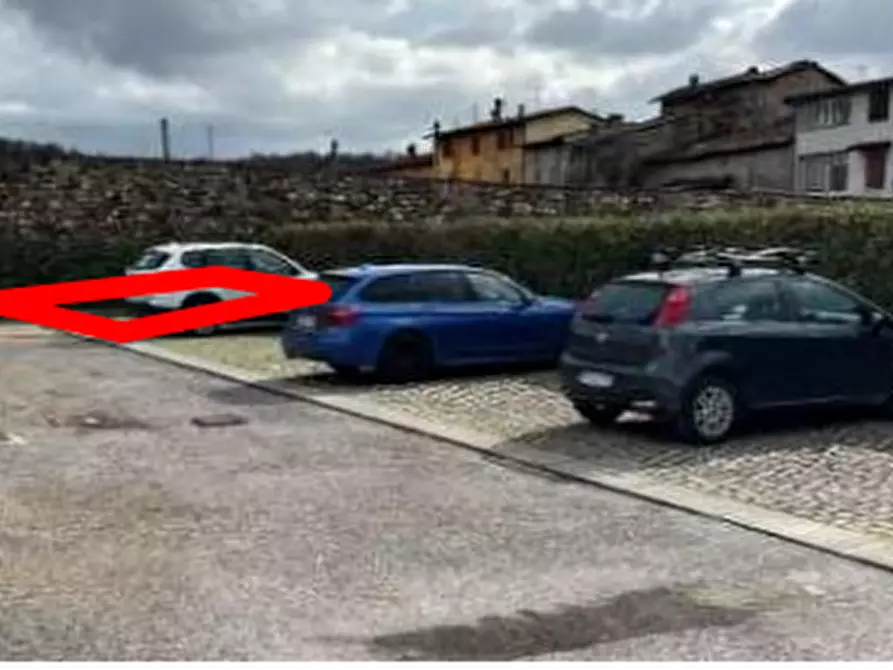 Immagine 1 di Posto auto in vendita  in Via San Carlo a Muscoline