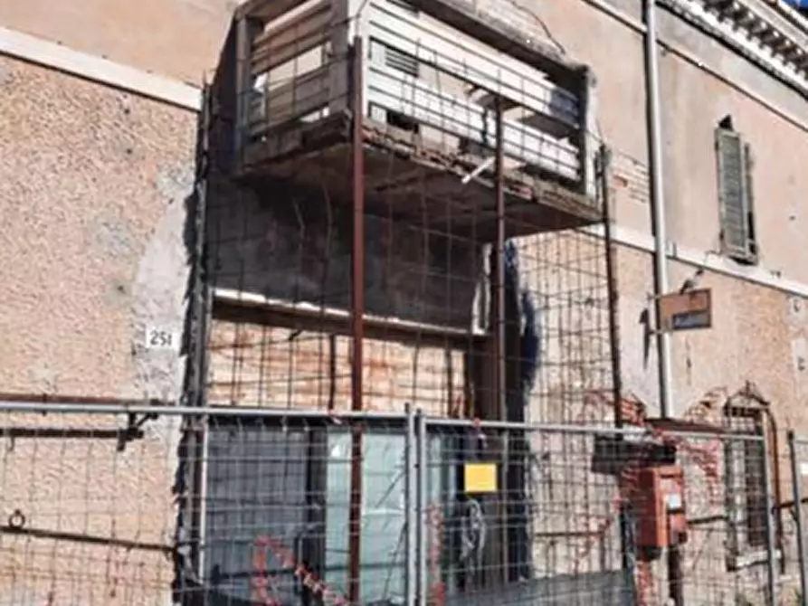 Immagine 6 di Negozio in vendita  in Via Lughese a Forli'