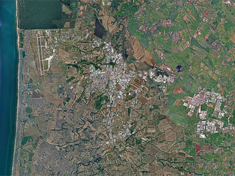 Immagine 10 di Garage in vendita  in Viale Odisseo a Pomezia