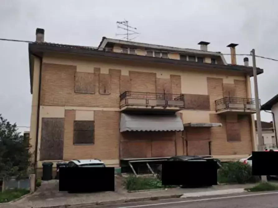 Immagine 1 di Hotel in vendita  in Viale Roma  a Vallefoglia