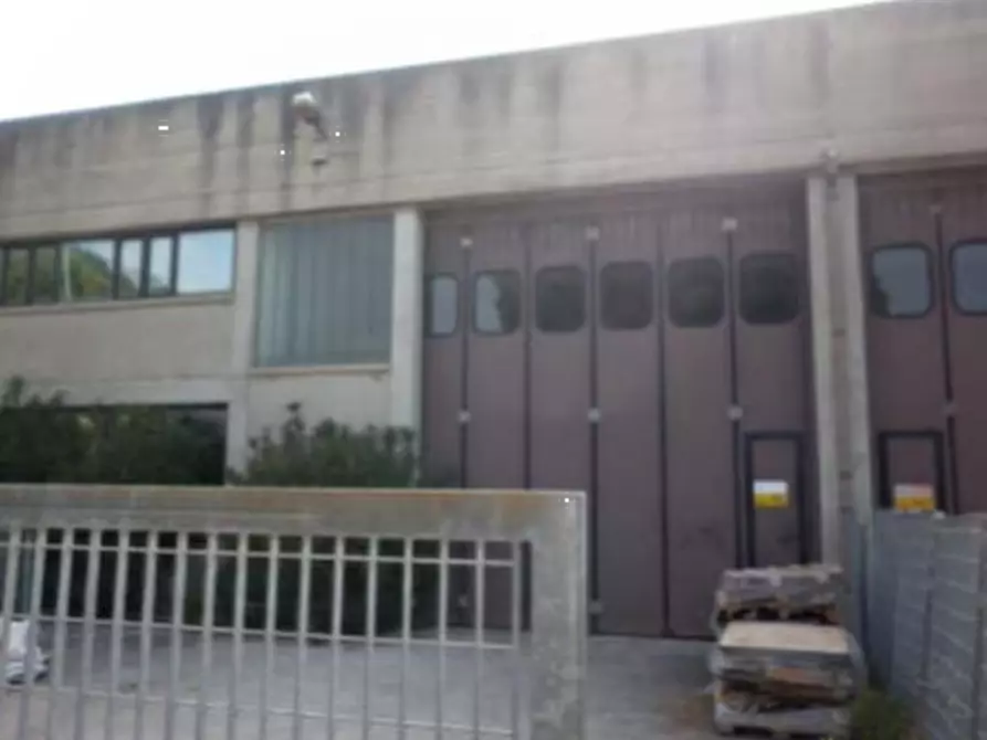Immagine 2 di Capannone industriale in vendita  in Via Brigata Garibaldi a Pesaro