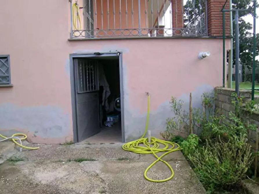 Immagine 3 di Magazzino in vendita  in Via Giuseppe Verdi a Anzio