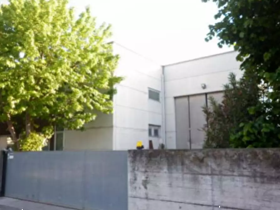 Immagine 1 di Capannone industriale in vendita  in Via Divisione Tridentina a Pesaro