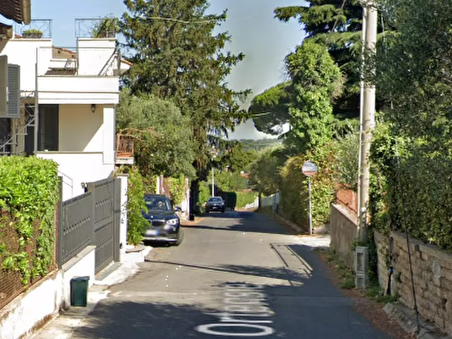 Immagine 5 di Villa in vendita  in Via delle Ortensie a Rocca Di Papa