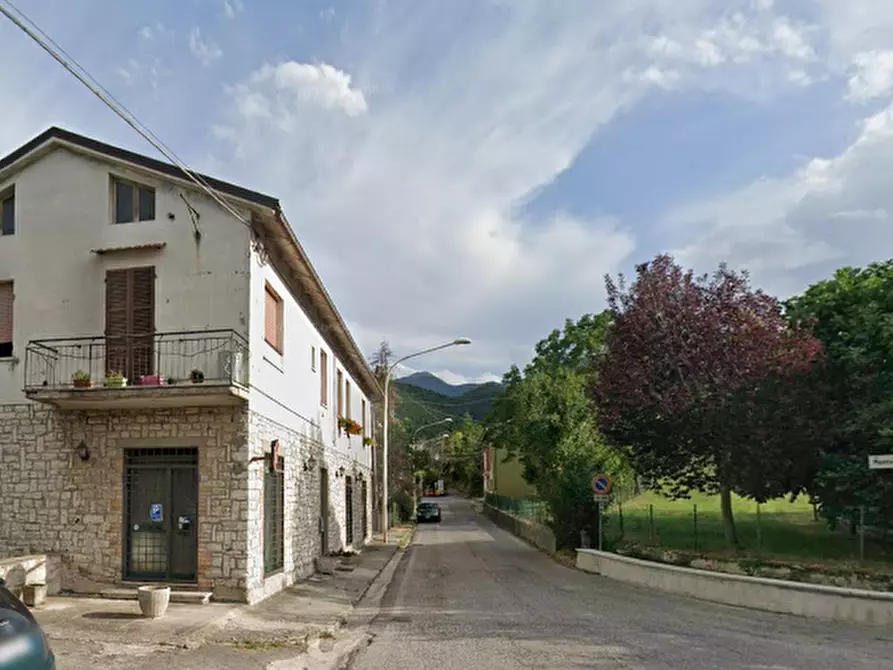 Immagine 2 di Stabile in vendita  in Via Monte Catria  a Frontone