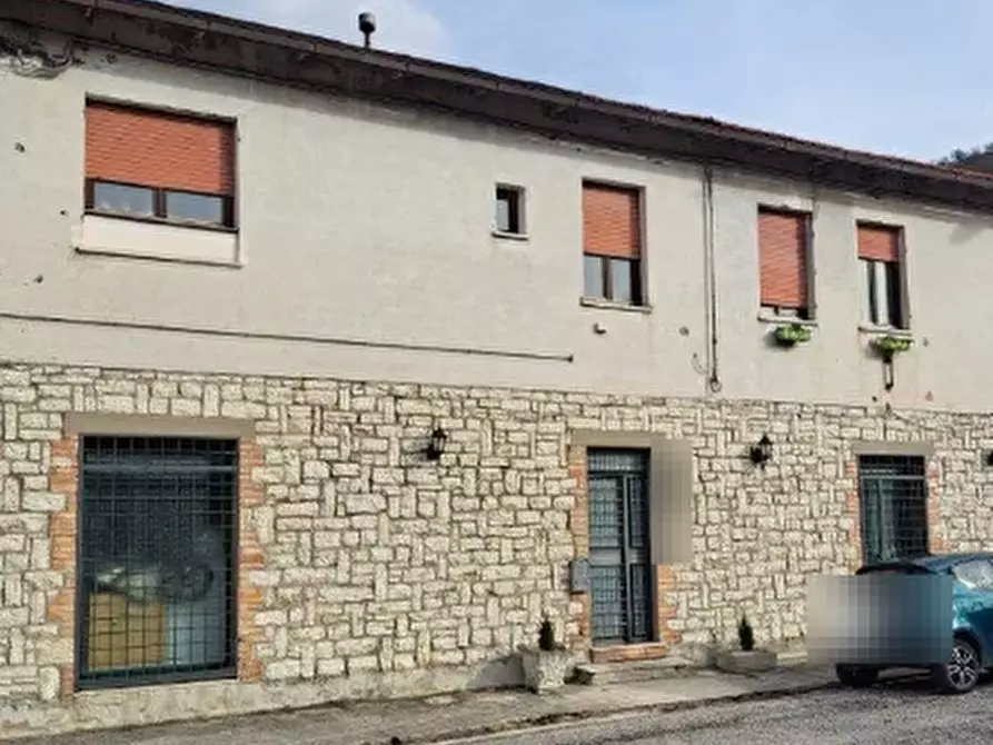 Immagine 4 di Stabile in vendita  in Via Monte Catria  a Frontone