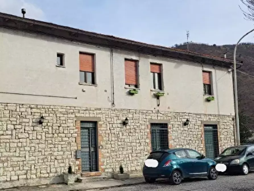 Immagine 5 di Stabile in vendita  in Via Monte Catria  a Frontone
