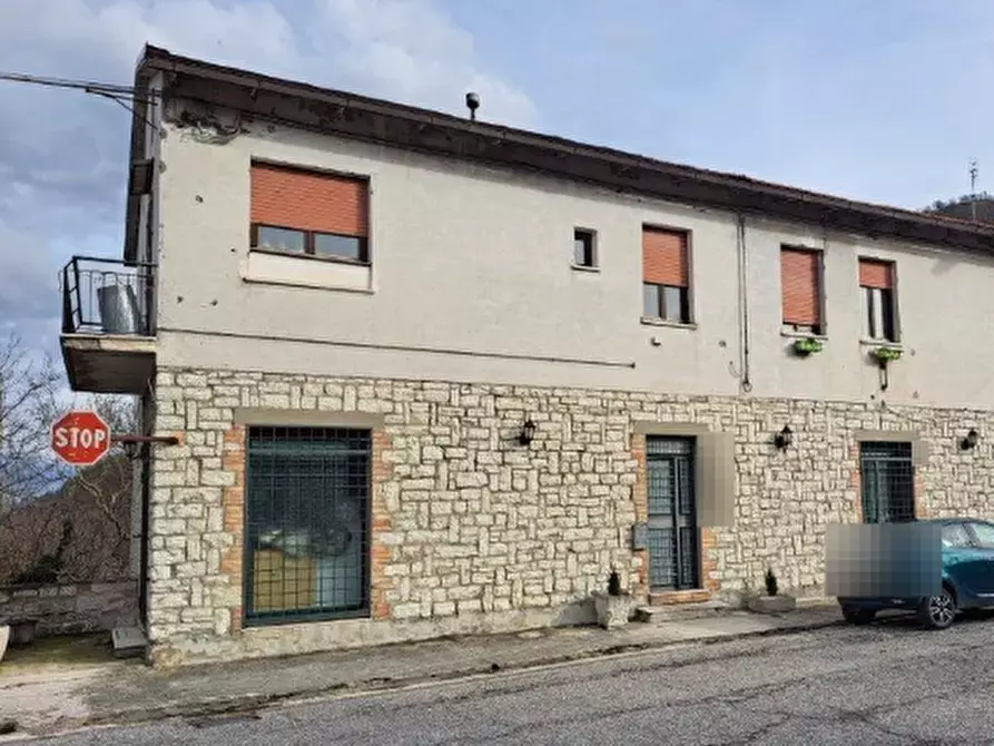 Immagine 6 di Stabile in vendita  in Via Monte Catria  a Frontone