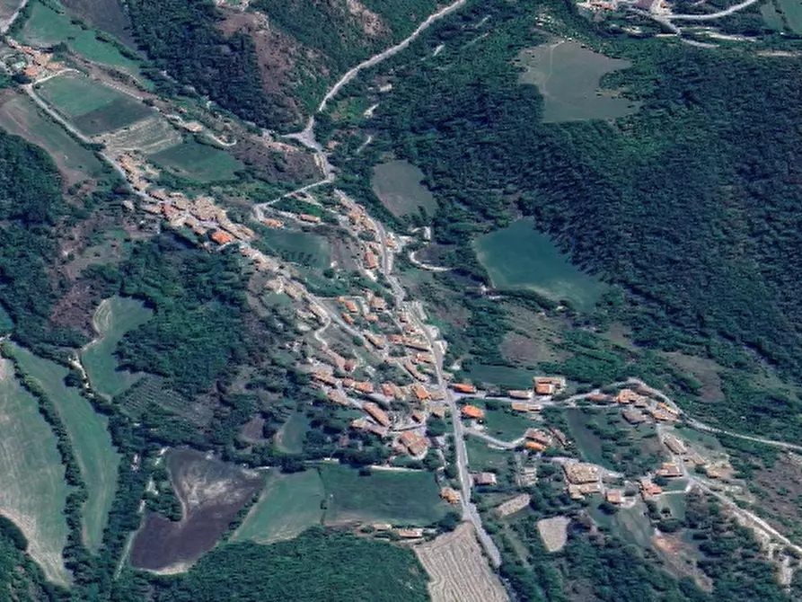 Immagine 27 di Stabile in vendita  in Via Monte Catria  a Frontone