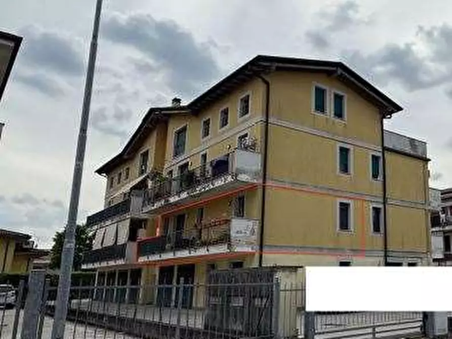 Immagine 2 di Appartamento in vendita  in Via Gran Sasso a Castel Goffredo