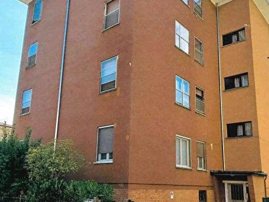 Immagine 1 di Appartamento in vendita  in Via Defedndi Semeghini a Mantova