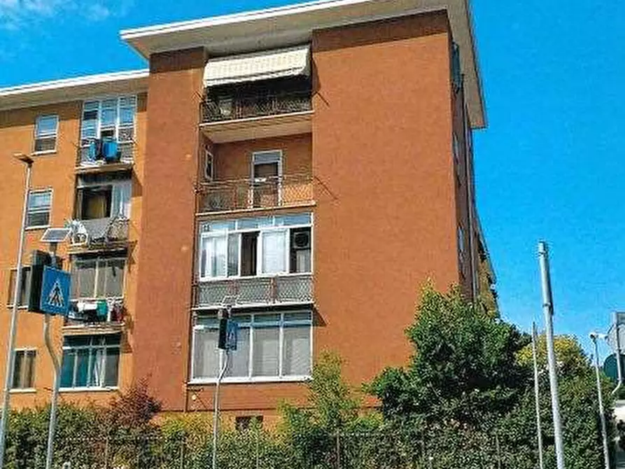 Immagine 3 di Appartamento in vendita  in Via Defedndi Semeghini a Mantova